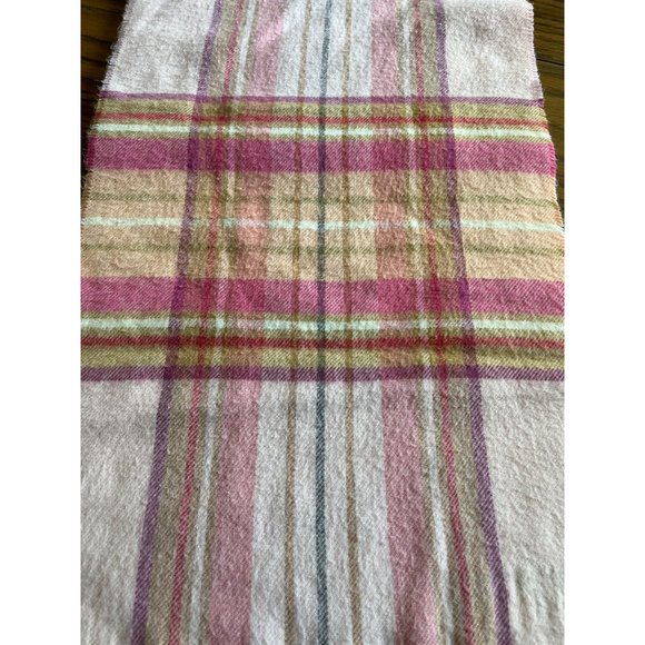 CASHMINK by V. Fraas woman’s pink plaid scarf with fringe - Picture 4 of 4